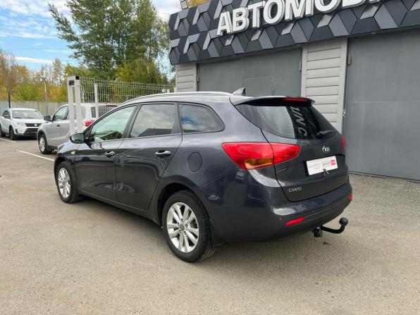 Kia Ceed II Рестайлинг с пробегом 2017 года, цена 1 384 732 рубля, 143316 км, универсал, Автокод Объявления