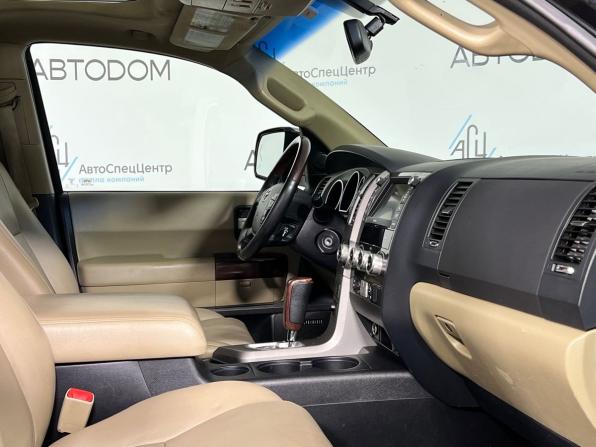 Toyota Sequoia II с пробегом 2013 года, цена 3 449 000 рублей, 175285 км, внедорожник, Автокод Объявления
