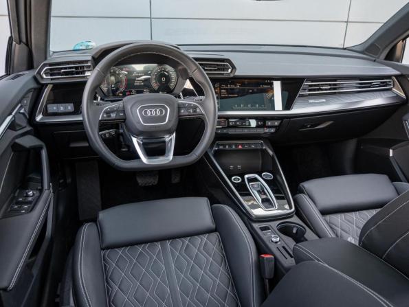 Audi A3 IV (8Y) Рестайлинг с пробегом 2025 года, цена 3 820 000 рублей, 65 км, хэтчбек, Автокод Объявления