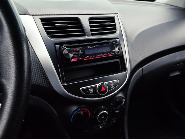 Hyundai Solaris I с пробегом 2012 года, цена 745 000 рублей, 179312 км, седан, Автокод Объявления