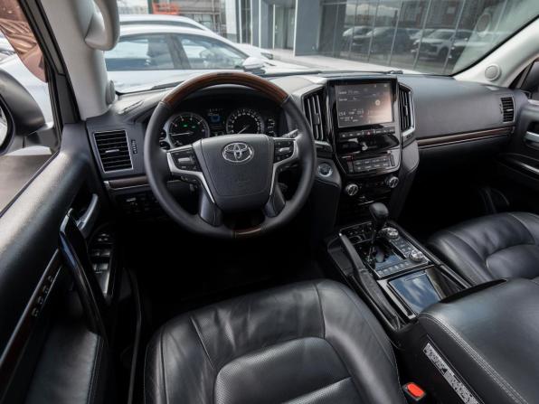 Toyota Land Cruiser 200 Series Рестайлинг 2 с пробегом 2017 года, цена 5 800 000 рублей, 197309 км, внедорожник, Автокод Объявления