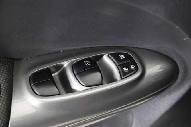 Nissan Juke I с пробегом 2012 года, цена 859 990 рублей, 198539 км, внедорожник, Автокод Объявления