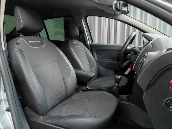 Renault Logan II Рестайлинг с пробегом 2022 года, цена 1 209 000 рублей, 63710 км, седан, Автокод Объявления