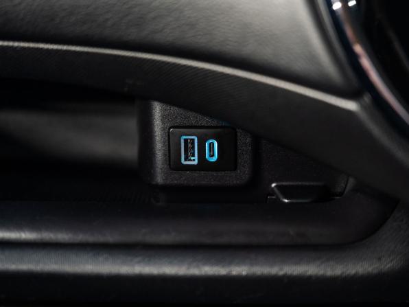 Toyota Aqua I Рестайлинг с пробегом 2017 года, цена 1 070 500 рублей, 131737 км, хэтчбек, Автокод Объявления