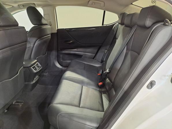 Lexus ES VII Рестайлинг с пробегом 2021 года, цена 4 990 000 рублей, 88000 км, седан, Автокод Объявления