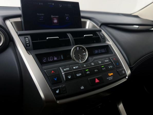 Lexus NX I с пробегом 2015 года, цена 2 300 000 рублей, 219967 км, внедорожник, Автокод Объявления