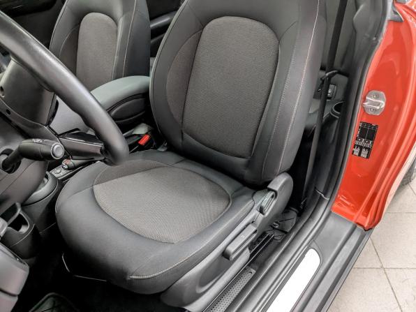 Mini Hatch III (F55/F56) Рестайлинг с пробегом 2019 года, цена 1 915 000 рублей, 42925 км, хэтчбек, Автокод Объявления