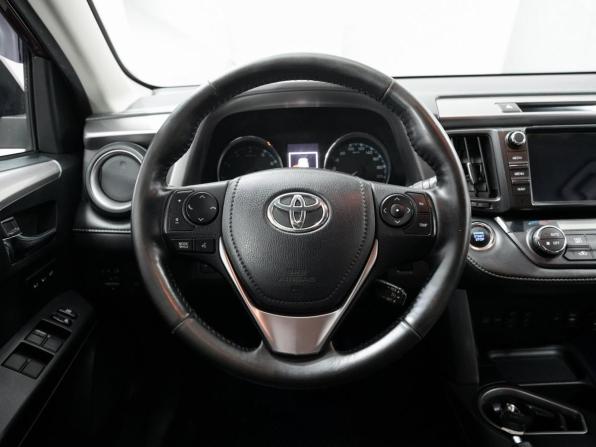 Toyota RAV4 IV (XA40) Рестайлинг с пробегом 2018 года, цена 2 696 000 рублей, 101000 км, внедорожник, Автокод Объявления