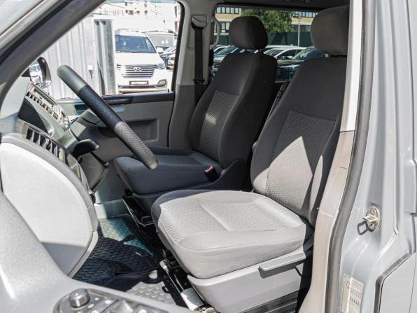 Volkswagen Caravelle T5 Рестайлинг с пробегом 2013 года, цена 2 135 000 рублей, 300375 км, минивэн, Автокод Объявления