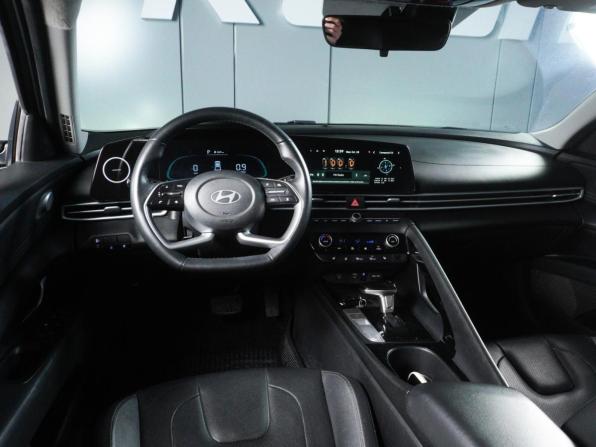 Hyundai Elantra VII (CN7) Рестайлинг с пробегом 2024 года, цена 2 129 000 рублей, 41509 км, седан, Автокод Объявления