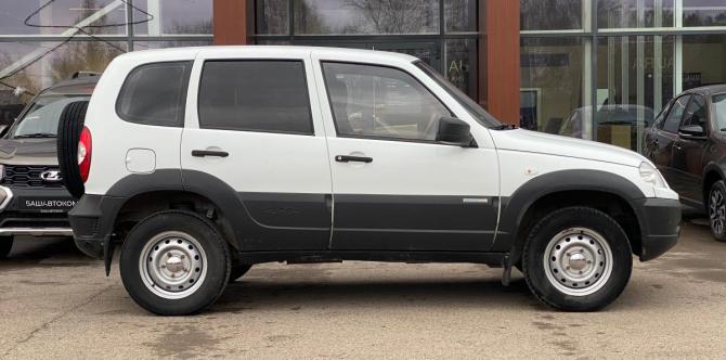 Chevrolet Niva I Рестайлинг с пробегом 2015 года, цена 610 000 рублей, 110155 км, внедорожник, Автокод Объявления