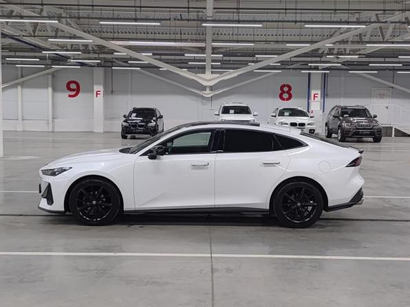 Changan UNI-V I с пробегом 2023 года, цена 2 020 000 рублей, 64259 км, лифтбек, Автокод Объявления