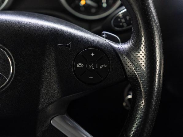 Mercedes-Benz M-Класс II (W164) Рестайлинг с пробегом 2011 года, цена 1 999 000 рублей, 184956 км, внедорожник, Автокод Объявления