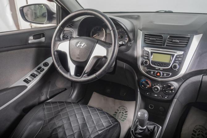Hyundai Solaris I с пробегом 2014 года, цена 669 000 рублей, 283067 км, седан, Автокод Объявления