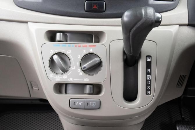 Daihatsu Mira e:S I Рестайлинг с пробегом 2015 года, цена 599 000 рублей, 100962 км, хэтчбек, Автокод Объявления