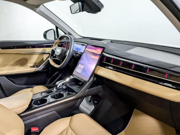 Geely Boyue L I с пробегом 2023 года, цена 2 370 000 рублей, 41973 км, внедорожник, Автокод Объявления