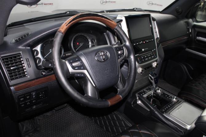 Toyota Land Cruiser 200 Series Рестайлинг 2 с пробегом 2018 года, цена 6 150 000 рублей, 283500 км, внедорожник, Автокод Объявления