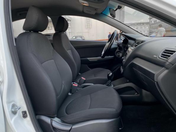 Kia Rio III Рестайлинг с пробегом 2016 года, цена 926 000 рублей, 217756 км, седан, Автокод Объявления