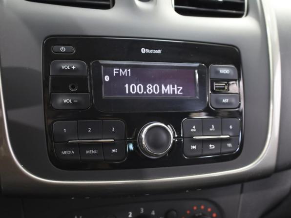 Renault Sandero II Рестайлинг с пробегом 2020 года, цена 1 139 000 рублей, 97425 км, хэтчбек, Автокод Объявления