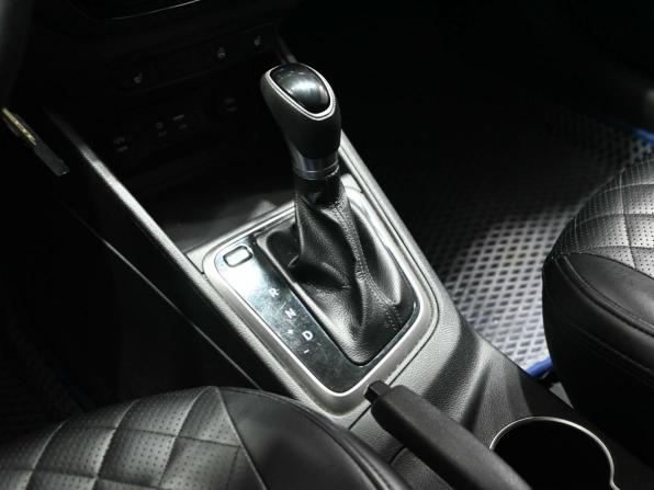 Hyundai Solaris II с пробегом 2017 года, цена 1 300 000 рублей, 182671 км, седан, Автокод Объявления