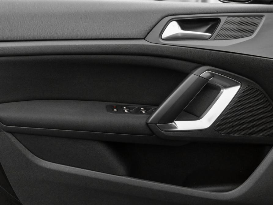 Peugeot 308 II Москва  - изображение 13