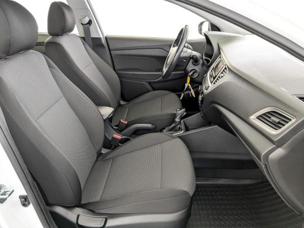 Hyundai Solaris II с пробегом 2020 года, цена 1 295 000 рублей, 111199 км, седан, Автокод Объявления