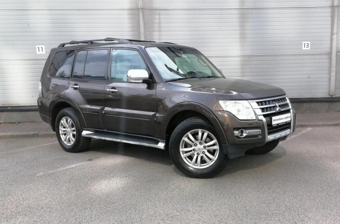 Mitsubishi Pajero IV Рестайлинг 2 с пробегом 2017 года, цена 2 529 000 рублей, 207843 км, внедорожник, Автокод Объявления