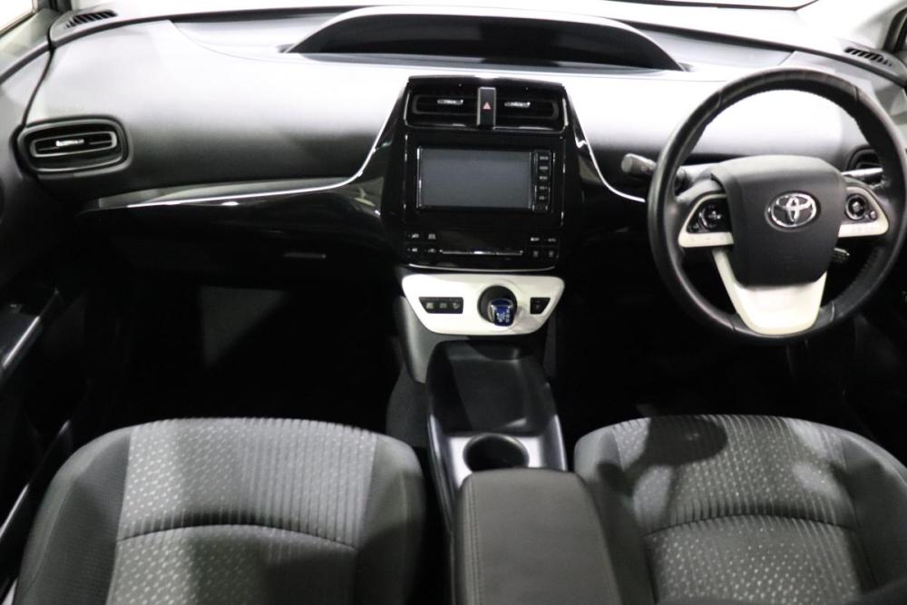 Toyota Prius IV (XW50) Иркутск  - изображение 15