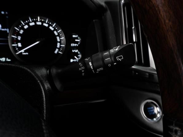Toyota Land Cruiser 200 Series Рестайлинг 2 с пробегом 2021 года, цена 7 799 000 рублей, 113491 км, внедорожник, Автокод Объявления