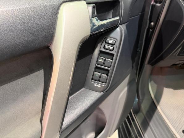 Toyota Land Cruiser Prado 150 Series с пробегом 2013 года, цена 3 110 000 рублей, 221000 км, внедорожник, Автокод Объявления