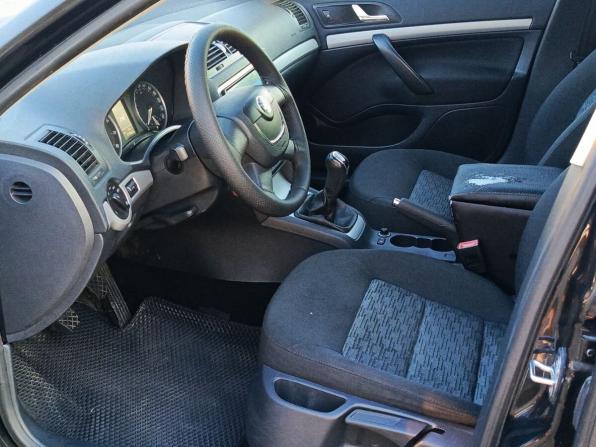 Skoda Octavia II (A5) Рестайлинг с пробегом 2013 года, цена 520 000 рублей, 274651 км, лифтбек, Автокод Объявления