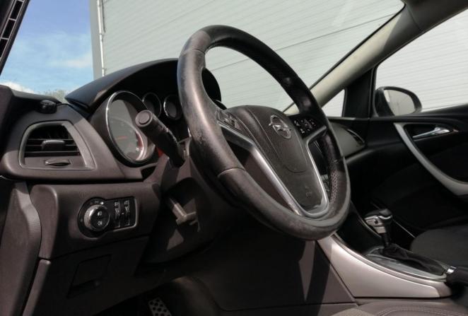 Opel Astra J Рестайлинг с пробегом 2012 года, цена 760 000 рублей, 151800 км, хэтчбек, Автокод Объявления