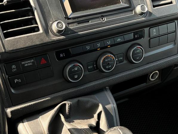 Volkswagen Caravelle T6 с пробегом 2019 года, цена 2 763 200 рублей, 181586 км, минивэн, Автокод Объявления