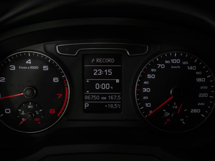 Audi Q3 I (8U) Москва  - изображение 12
