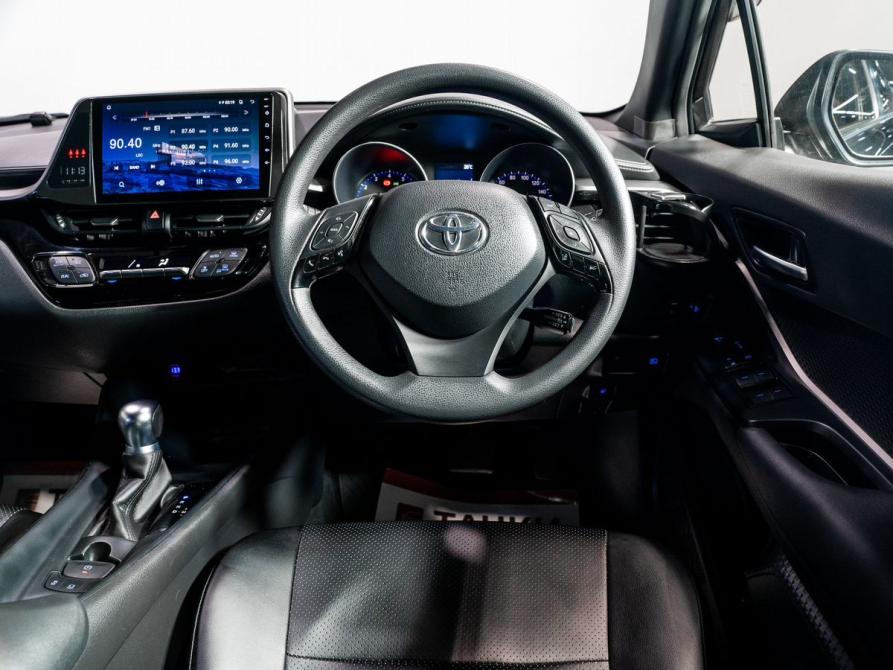 Toyota C-HR I Рестайлинг Чита  - изображение 8