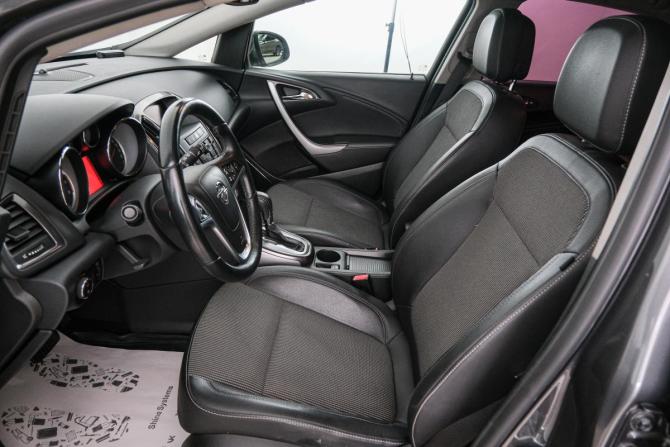 Opel Astra J с пробегом 2011 года, цена 779 000 рублей, 140000 км, хэтчбек, Автокод Объявления