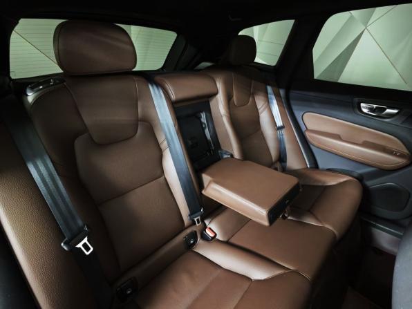 Volvo XC60 II Рестайлинг с пробегом 2022 года, цена 4 449 000 рублей, 69156 км, внедорожник, Автокод Объявления