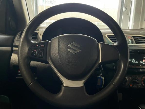 Suzuki Swift IV с пробегом 2011 года, цена 750 000 рублей, 176080 км, хэтчбек, Автокод Объявления