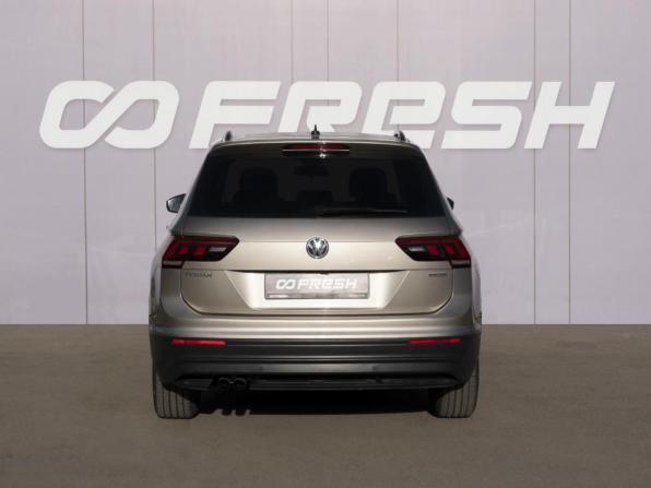 Volkswagen Tiguan II Рестайлинг с пробегом 2020 года, цена 2 729 000 рублей, 82104 км, внедорожник, Автокод Объявления