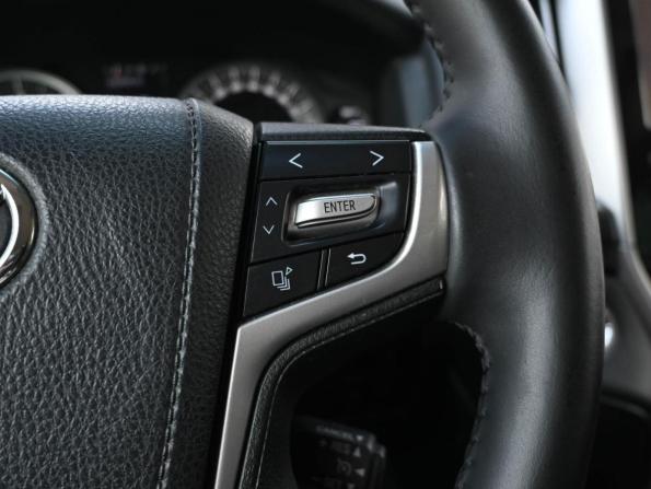 Toyota Land Cruiser 200 Series Рестайлинг 2 с пробегом 2015 года, цена 5 494 000 рублей, 190679 км, внедорожник, Автокод Объявления