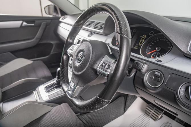 Volkswagen Passat B7 с пробегом 2014 года, цена 1 239 000 рублей, 83000 км, универсал, Автокод Объявления