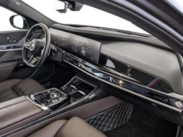 BMW 7 серии VII (G70) с пробегом 2024 года, цена 12 950 000 рублей, 36523 км, седан, Автокод Объявления