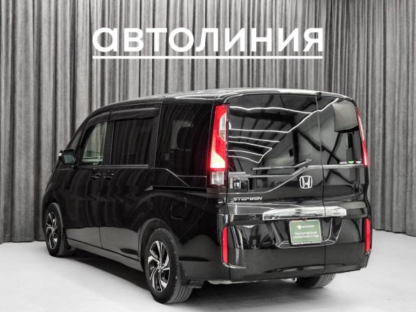 Honda Stepwgn V с пробегом 2015 года, цена 1 530 000 рублей, 138000 км, минивэн, Автокод Объявления