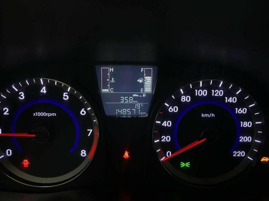 Hyundai Solaris I Рестайлинг Набережные Челны  - изображение 11