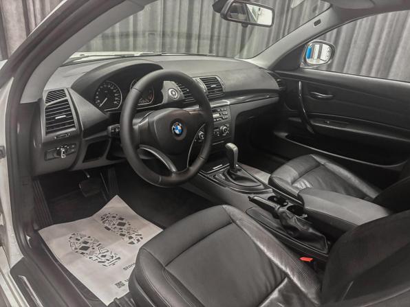BMW 1 серии I (E82/E88) Рестайлинг 2 с пробегом 2011 года, цена 1 099 000 рублей, 200000 км, купе, Автокод Объявления