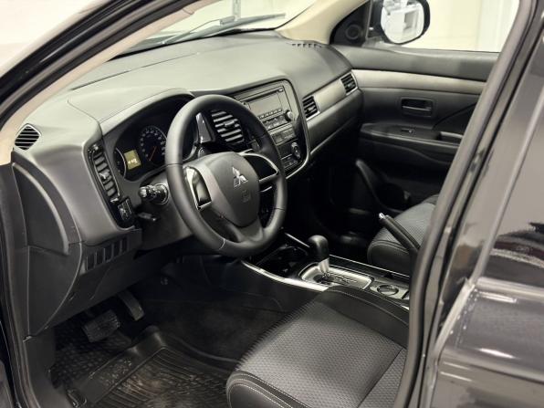 Mitsubishi Outlander III Рестайлинг 2 с пробегом 2018 года, цена 1 895 000 рублей, 180000 км, внедорожник, Автокод Объявления
