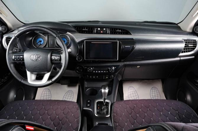Toyota Hilux VIII с пробегом 2016 года, цена 3 079 000 рублей, 206426 км, offers.body_type.unknown, Автокод Объявления