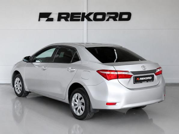 Toyota Corolla XI (E160 E170 E180) с пробегом 2013 года, цена 1 399 000 рублей, 157800 км, седан, Автокод Объявления