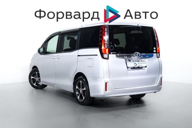 Toyota Noah III (R80) с пробегом 2017 года, цена 1 999 000 рублей, 121883 км, минивэн, Автокод Объявления