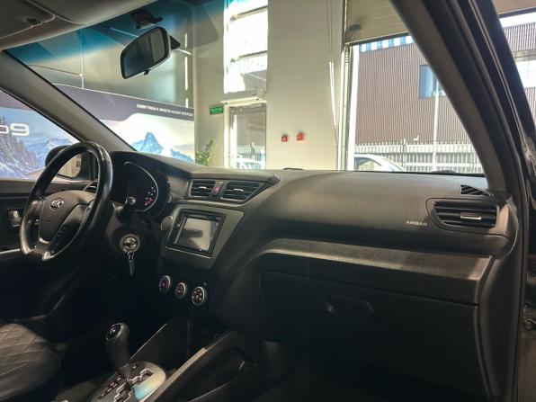 Kia Rio III Рестайлинг с пробегом 2015 года, цена 945 000 рублей, 100802 км, седан, Автокод Объявления